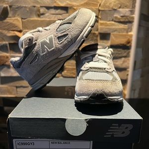 New Balance 990 V3, grey & white mixed materials, Size 8C